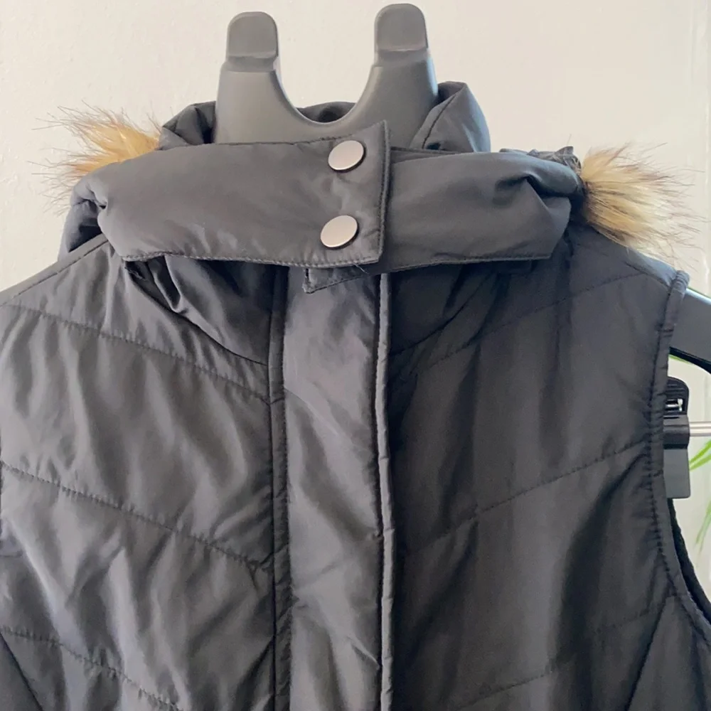 American Rag Women's Fur-Trim Removable Hood Insulated Puffer Vest - Picture 10 of 15